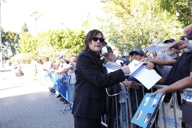 Los Angeles CA March 8: Norman Reedus signs autographs outside The 53rd Annual Saturn Awards on March 8, 2026 Credit: USA - ZUMAa123 20260308_zaa_a123_033 Copyright: xAdMediax