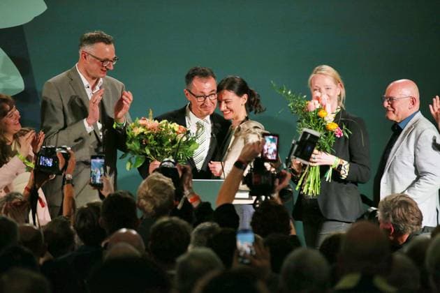 News Bilder des Tages #2 Stuttgart, Baden-Württemberg, Deutschland, 08.03.2026: Staatsgalerie: Landtagswahl 2026: Cem Özdemir spricht auf der Grünen-Wahlparty nach den ersten Prognosen *** Stuttgart, Baden Württemberg, Germany, 08 03 2026 State Gallery State election 2026 Cem Özdemir speaks at the Green election party after the first forecasts Copyright: xdtsxNachrichtenagenturx dts_110137