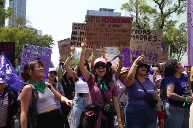 Women taking part during a rally for the International Women s Day commemoration demand stop femicides in mexico and women s rights. Thousands of women around the world join the global International Women s Day strike. on March 8, 2026 in Mexico City, Mexico. Mexico City Mexico - ZUMAe321 20260308_zia_e321_067 Copyright: xBrendaxCarrerax
