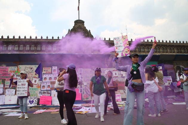 A woman taking part during a rally for the International Women s Day commemoration demand stop femicides in mexico and women s rights. Thousands of women around the world join the global International Women s Day strike. on March 8, 2026 in Mexico City, Mexico. Mexico City Mexico - ZUMAe321 20260308_zia_e321_068 Copyright: xBrendaxCarrerax