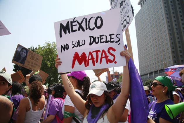 A woman lifts a placard during a rally for the International Women s Day commemoration demand stop femicides in mexico and women s rights. Thousands of women around the world join the global International Women s Day strike. on March 8, 2026 in Mexico City, Mexico. Mexico City Mexico - ZUMAe321 20260308_zia_e321_069 Copyright: xBrendaxCarrerax