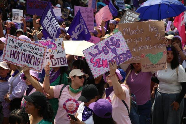 Women taking part during a rally for the International Women s Day commemoration demand stop femicides in mexico and women s rights. Thousands of women around the world join the global International Women s Day strike. on March 8, 2026 in Mexico City, Mexico. Mexico City Mexico - ZUMAe321 20260308_zia_e321_088 Copyright: xBrendaxCarrerax