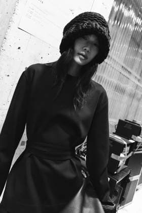 Paris Fashion Week - Women F W 26-27 Akris fashion show Backstage Palais de Tokyo - Paris, France Saien Li Paris Fashion Week - Women F W 26-27 Akris fashion show Backstage Palais de Tokyo - Paris, France 8th March 2026 SGPItalia id 134576_011 * Not Exclusive  Copyright: xLorenzoxCremonax