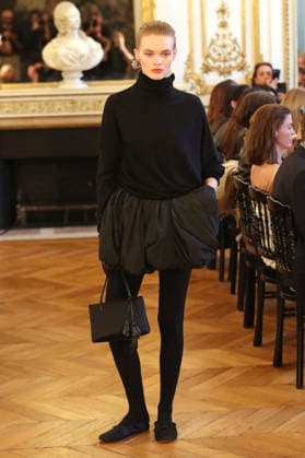 PFW - Magda Butrym Runway A model walks the runway during the Magda Butrym Womenswear Fall Winter 2026-2027 show as part of Paris Fashion Week on March 08, 2026 in Paris, France. Photo by Alain Gil Gonzalez ABACAPRESS.COM Paris France  Copyright: xGonzalezxAlain-Gil ABACAx