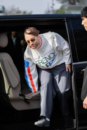 Kieran Culkin at Lacoste Collection Femme Prêt à Porter Automne Hiver 2026 2027 fashion show during Paris Fashion Week on march 8th 2026 Thibault Duboucher Bestimage Celebrities at Lacoste Women Ready to Wear Fall Winter 2026 2027 Collection fashion show, during Paris Fashion Week on march 8th 2026 Paris France  Copyright: xThibaultxDuboucherx xBestimagexThibaultxDuboucherx xBestimagex