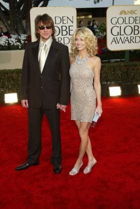 GOLDEN G FB Jan. 20, 2002 - 59TH GOLDEN AWARDS.AT THE BEVERLY HILTON HOTEL BEVERLY HILLS CA..HEATHER LOCKLEAR AND HUSBAND RICHIE SAMBORA. FITZROY BARRETT 1-20-2002 K23865FB (D) Copyright: xFitzroyxBarrettx