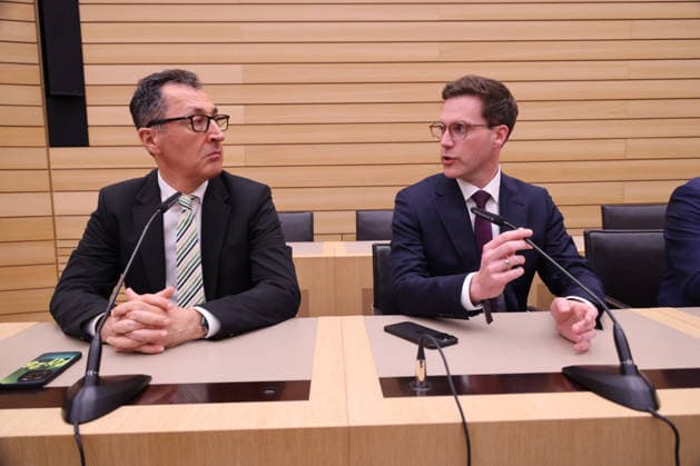 Landtagswahl Baden Württemberg 08.03.2026, Germany, Baden Württemberg, Stuttgart, Landtag, LandtagswahlBaden Württemberg, Grüne Spitzenkandidat Cem Özdemir, CDU Spitzenkandidat Manuel Hagel, eisige Stimmung Stuttgart Baden-Württtemberg Germany *** State election Baden Württemberg 08 03 2026, Germany, Baden Württemberg, Stuttgart, Landtag, LandtagswahlBaden Württemberg, Green top candidate Cem Özdemir, CDU top candidate Manuel Hagel, icy mood Stuttgart Baden Württtemberg Germany