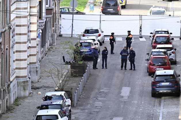 Police pictured at the scene of an explosion at the synagogue in the rue Leon Fredericq, in Liege on Monday 09 March 2026. The synagogue was hit around 4am by a blast. No one was injured, only material damage was reported.  ERICxLALMAND 166930072