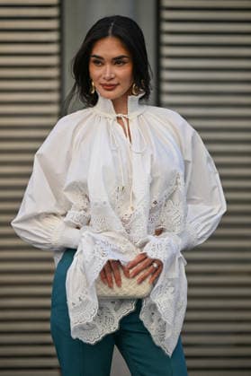 PFW Zimmermann Outside Arrivals Pia Wurtzbach arriving at the Zimmermann show during Fashion Week in Paris, France on March 9, 2026. Photo by Julien Reynaud APS-Medias ABACAPRESS.COM Paris France  Copyright: xReynaudxJulien APS-Medias ABACAx