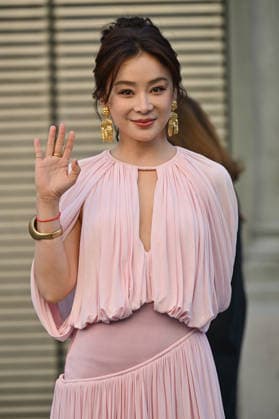 PFW Zimmermann Outside Arrivals Guest arriving at the Zimmermann show during Fashion Week in Paris, France on March 9, 2026. Photo by Julien Reynaud APS-Medias ABACAPRESS.COM Paris France  Copyright: xReynaudxJulien APS-Medias ABACAx