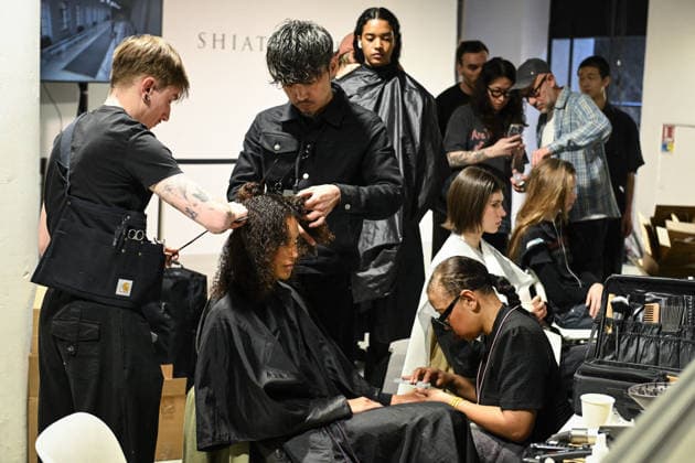PFW - Backstage of Shiatzy Chen Runway in Paris FA Models get prepared before the runway for the Shiatzy Chen collection as part of Paris Fashion Week in Paris, on March 9, 2026. Photo by Firas Abdullah ABACAPRESS.COM Paris Ile-de-France France  Copyright: xAbdullahxFiras ABACAx