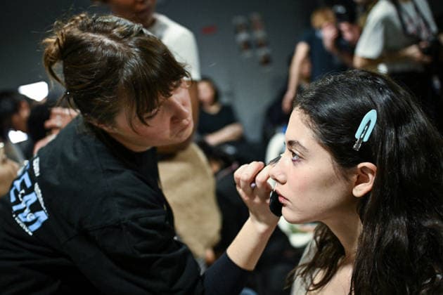 PFW - Backstage of Shiatzy Chen Runway in Paris FA A model gets prepared before the runway for the Shiatzy Chen collection as part of Paris Fashion Week in Paris, on March 9, 2026. Photo by Firas Abdullah ABACAPRESS.COM Paris Ile-de-France France  Copyright: xAbdullahxFiras ABACAx