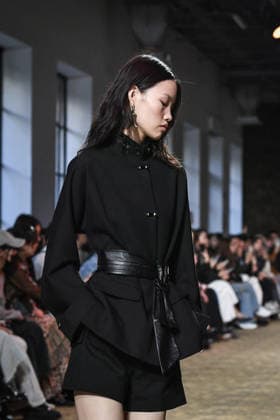 PFW - Shiatzy Chen Runway in Paris FA A model walks the runway for the Shiatzy Chen collection as part of Paris Fashion Week in Paris, on March 9, 2026. Photo by Firas Abdullah ABACAPRESS.COM Paris Ile-de-France France  Copyright: xAbdullahxFiras ABACAx