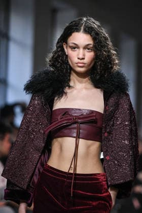 PFW - Shiatzy Chen Runway in Paris FA A model walks the runway for the Shiatzy Chen collection as part of Paris Fashion Week in Paris, on March 9, 2026. Photo by Firas Abdullah ABACAPRESS.COM Paris Ile-de-France France  Copyright: xAbdullahxFiras ABACAx