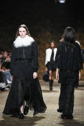 PFW - Shiatzy Chen Runway in Paris FA Models walk the runway for the Shiatzy Chen collection as part of Paris Fashion Week in Paris, on March 9, 2026. Photo by Firas Abdullah ABACAPRESS.COM Paris Ile-de-France France  Copyright: xAbdullahxFiras ABACAx