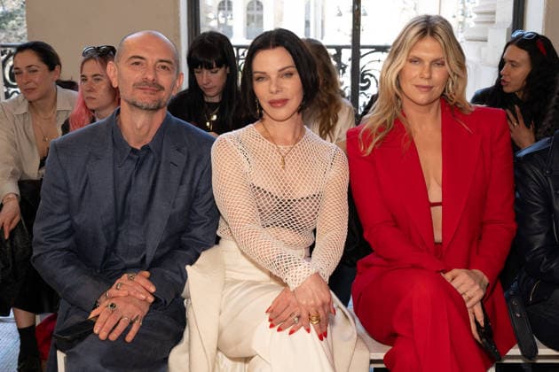 PFW - Gabriela Hearst Front Row Gabriele Corcos, Debi Mazar and Alexandra Richards attend the Gabriela Hearst Winter 2026-2027 show as part of Paris Fashion Week on March 9, 2026 at Petit Palais in Paris, France. Photo by Laurent Zabulon ABACAPRESS.COM Paris France  Copyright: xZabulonxLaurent ABACAx