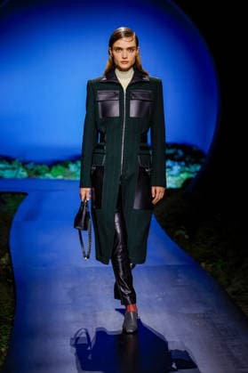 Défilé Hermès Collection Femme Prêt à Porter Automne Hiver 2026 2027 lors de la Fashion Week de Paris PFW , à Paris, France, le 7 mars 2026 Bestimage Runway during the Hermès Womenswear Fall Winter 2026 2027 show as part of Paris Fashion Week on March 07, 2026 in Paris, France Paris France  Copyright: xAgencex xBestimagexAgencex xBestimagex