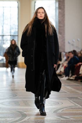 PFW - Gabriela Hearst Runway LZ A model walks the runway during the Gabriela Hearst Winter 2026-2027 show as part of Paris Fashion Week on March 09, 2026 at Petit Palais in Paris, France. Photo by Laurent Zabulon ABACAPRESS.COM  Copyright: xZabulonxLaurent ABACAx