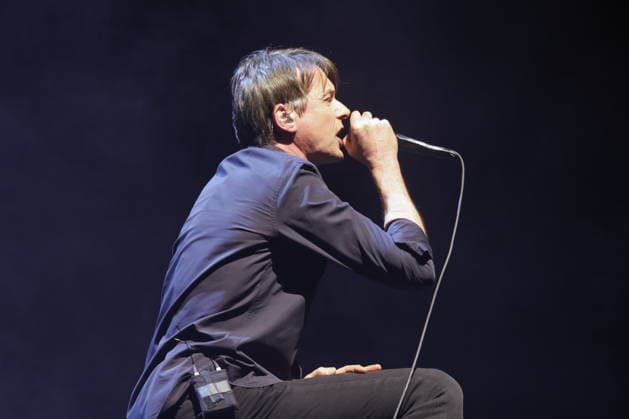 09.03.2026, Suede, Sänger Brett Anderson, im Konzert live in der Uber Eats Music Hall, Berlin, Berlin