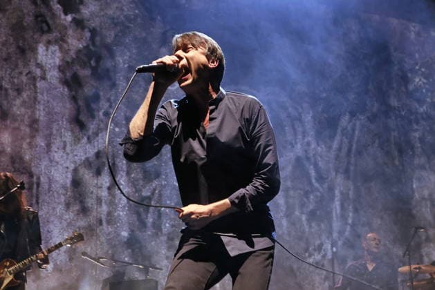 09.03.2026, Suede, Sänger Brett Anderson, im Konzert live in der Uber Eats Music Hall, Berlin, Berlin