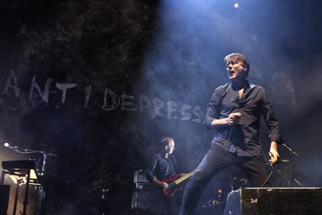 09.03.2026, Suede, Sänger Brett Anderson, im Konzert live in der Uber Eats Music Hall, Berlin, Berlin