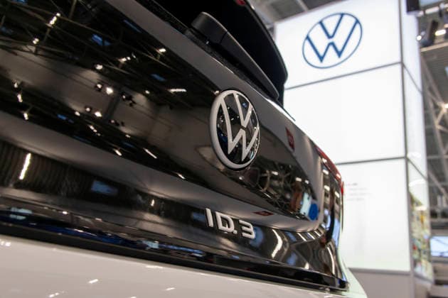 20.02.2026, Die Auto-Messe Münchner Auto Tage 2026 in München im Messegelände Riem. Staunen und Testen und Kaufen, Autohändler zeigen ihre neuesten Modelle. Hier der Messestand von VW, der ID.3 20.02.2026, Reise- und Freizeitmesse f.r.e.e. in München 20.02.2026, Reise- und Freizeitmesse f.r.e.e. in München *** 20 02 2026, The Munich Auto Show 2026 in Munich at the Riem Exhibition Center Marvel and test and buy, car dealers show their latest models Here the VW stand, the ID 3 20 02 2026, Travel and Leisure Fair f r e e in Munich 20 02 2026, Travel and Leisure Fair f r e e in Munich