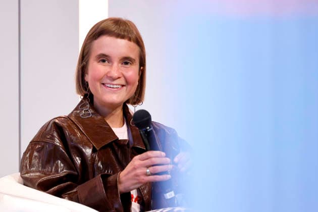 Schriftstellerin Caroline Wahl in der Veranstaltung über Beutelwölfe, Riesenvampire, Darwin-Nasenfrösche und den St.-Helena-Olivenbaum im Rahmen der Lit.Cologne 2026 in der Kölner Flora. Köln, 09.03.2026 NRW Deutschland Copyright: xChristophxHardtx