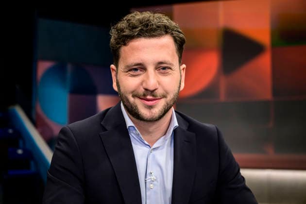 GER, Berlin, tough but fair Ð political talk show, TV, format, with host Louis Klamroth, Das Erste, pictured from left: Felix Banaszak (Alliance 90 The Greens): Party Chairman, March 9, 2026 Copyright: HMBxMedia UwexKoch