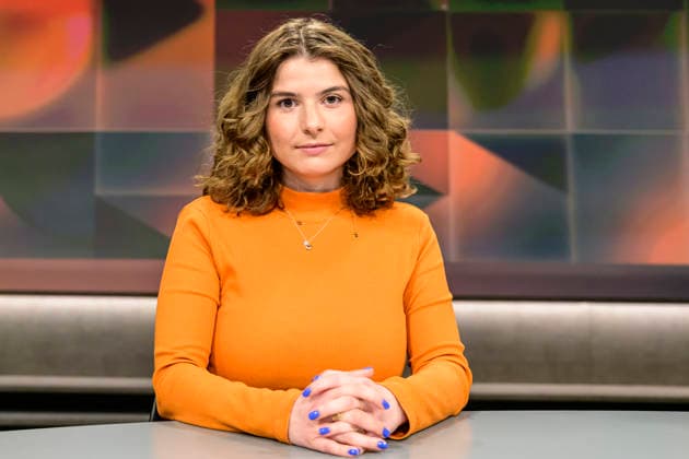 GER, Berlin, tough but fair Ð political talk show, TV, format, with host Louis Klamroth, Das Erste, pictured from left: Özge Inan: Journalist and author, March 9, 2026 Copyright: HMBxMedia UwexKoch
