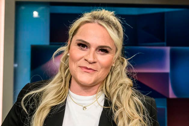 GER, Berlin, tough but fair Ð political talk show, TV, format, with host Louis Klamroth, Das Erste, pictured from left: Christina Scheib: self-employed truck driver from Bavaria, March 9, 2026 Copyright: HMBxMedia UwexKoch