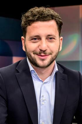 GER, Berlin, tough but fair Ð political talk show, TV, format, with host Louis Klamroth, Das Erste, pictured from left: Felix Banaszak (Alliance 90 The Greens): Party Chairman, March 9, 2026 Copyright: HMBxMedia UwexKoch