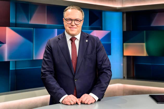 GER, Berlin, tough but fair Ð political talk show, TV, format, with host Louis Klamroth, Das Erste, pictured from left: Mario Voigt (CDU): Minister President of Thuringia, March 9, 2026 Copyright: HMBxMedia UwexKoch