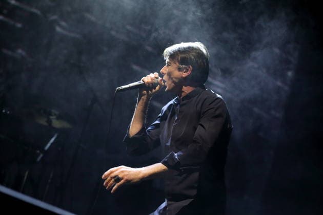 Brett Anderson von der Band Suede bei einem Konzert in der Uber Eats Music Hall in Berlin, 9. März 2026. Suede Konzert Berlin