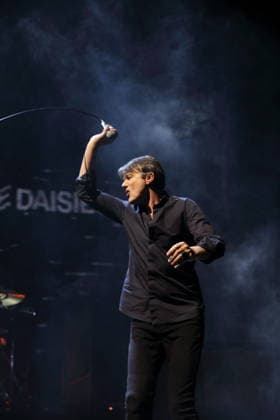 Brett Anderson von der Band Suede bei einem Konzert in der Uber Eats Music Hall in Berlin, 9. März 2026. Suede Konzert Berlin