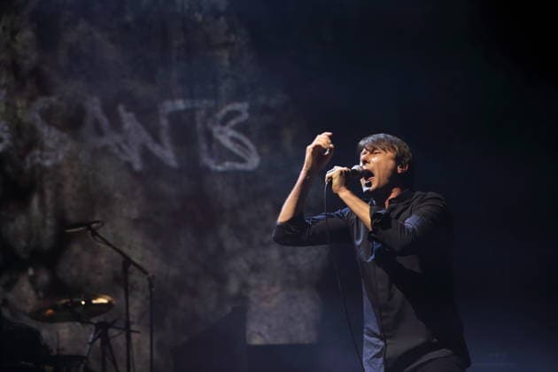 Brett Anderson von der Band Suede bei einem Konzert in der Uber Eats Music Hall in Berlin, 9. März 2026. Suede Konzert Berlin