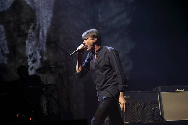 Brett Anderson von der Band Suede bei einem Konzert in der Uber Eats Music Hall in Berlin, 9. März 2026. Suede Konzert Berlin