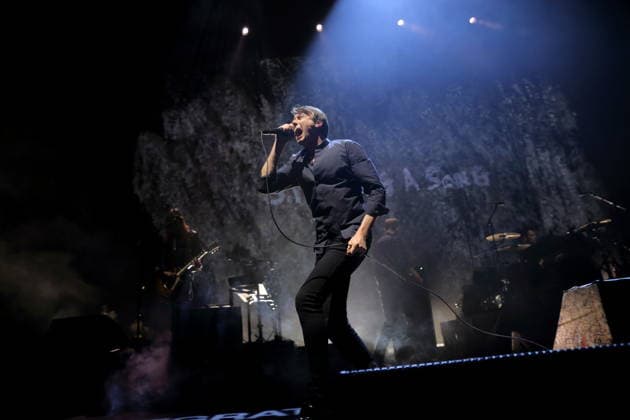 Brett Anderson von der Band Suede bei einem Konzert in der Uber Eats Music Hall in Berlin, 9. März 2026. Suede Konzert Berlin