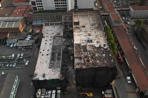 At least one dead, two still trapped after building collapses in Mexico City MEXICO CITY, MEXICO - MARCH 09: An aerial view of a partially collapsed building, leaving at least one person dead and two still trapped under the rubble, in Mexico City, Mexico on March 09, 2026. Rescue workers continue searching for people trapped in the building, which was undergoing demolition when the collapse occurred, while army and navy personnel secure the area. Daniel Cardenas Anadolu Mexico City Mexico. Editorial use only. Please get in touch for any other usage.  Copyright: x2026xAnadoluxDanielxCardenasx