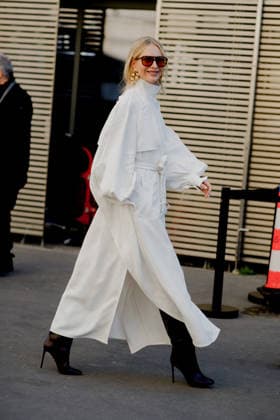 PFW - Zimmermann Street Style Street style, Poppy Delevingne arriving at Zimmermann Fall-Winter 2026-2027 ready-to-wear show, held at the Carreau du Temple, Paris, France, on March 9th, 2026. Photo by Marie-Paola Bertrand-Hillion ABACAPRESS.COM  Copyright: xBertrand-HillionxMarie-Paola ABACAx
