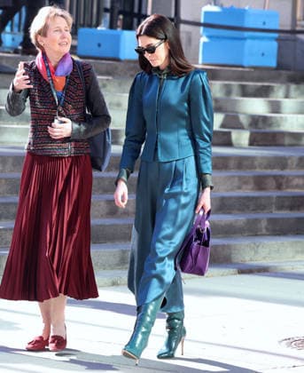 Anne Hathaway Out - NYC Actress Anne Hathaway leaves the United Nations after a speech on International Women s Day in New York, NY on March 9, 2026. Photo by Dylan Travis ABACAPRESS.COM New York City NY United States  Copyright: xDylanxTravis ABACAx