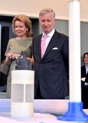 The King and Queen Visit The Province Of Antwerpen NIEL, BELGIUM - MARCH 10 : King Philippe and Queen Mathilde are visiting the province of Antwerp. Their visit starts at the Science Park of the University of Antwerp in Niel. This unique location offers innovative companies focusing on research in the health and environment sectors the opportunity to collaborate fully in a dynamic and inspiring ecosystem. The science park, an initiative of the Provincial Development Agency (POM) Antwerp, supports companies from start-ups to multinationals with optimal growth opportunities and possibilities for new partnerships. During their visit, the King and Queen will meet with various companies based on the site. They will be introduced to the educa  Copyright: xBertxVanxDenxBrouckex