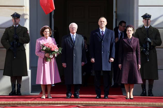 Swedish royal couple visits Poland Photo: Wojciech Olkusnik East News King of Sweden Carl XVI Gustaf and his wife Queen Silvia are welcomed by the president of Poland Karol Nawrocki and his wife Marta Nawrocka at the courtyard of the Presidential Palace on March 10, 2026 in Warsaw, Poland. The Swedish royal couple pays a three-day state visit to Poland focused on strengthening bilateral ties, defense, and security. EN_01673827_0015 