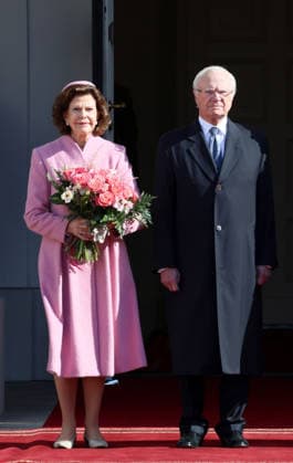 Swedish royal couple visits Poland Photo: Wojciech Olkusnik East News King of Sweden Carl XVI Gustaf and his wife Queen Silvia are welcomed by the president of Poland Karol Nawrocki and his wife Marta Nawrocka (both not pictured) at the courtyard of the Presidential Palace on March 10, 2026 in Warsaw, Poland. The Swedish royal couple pays a three-day state visit to Poland focused on strengthening bilateral ties, defense, and security. EN_01673827_0018 