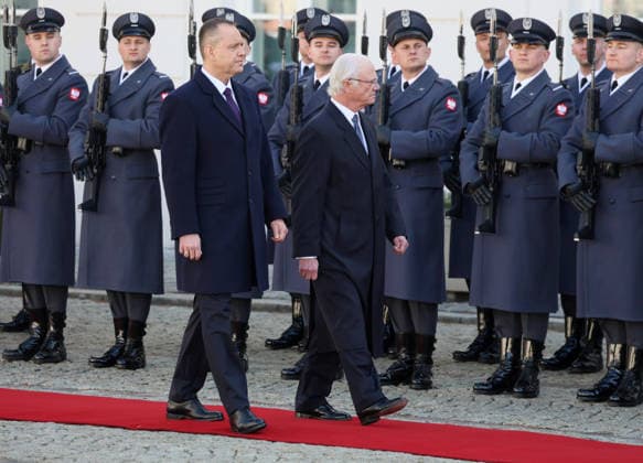 Swedish royal couple visits Poland Photo: Wojciech Olkusnik East News King of Sweden Carl XVI Gustaf and the president of Poland Karol Nawrocki attend a welcoming ceremony at the courtyard of the Presidential Palace on March 10, 2026 in Warsaw, Poland. The Swedish royal couple pays a three-day state visit to Poland focused on strengthening bilateral ties, defense, and security. EN_01673827_0031 