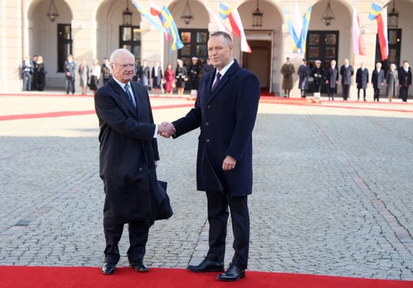 Swedish royal couple visits Poland Photo: Wojciech Olkusnik East News King of Sweden Carl XVI Gustaf and the president of Poland Karol Nawrocki attend a welcoming ceremony at the courtyard of the Presidential Palace on March 10, 2026 in Warsaw, Poland. The Swedish royal couple pays a three-day state visit to Poland focused on strengthening bilateral ties, defense, and security. EN_01673827_0032 