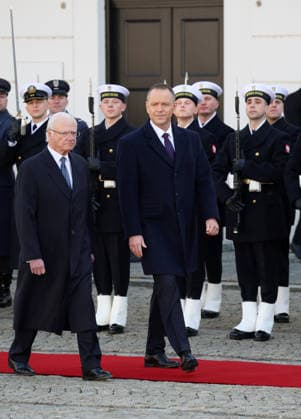 Swedish royal couple visits Poland Photo: Wojciech Olkusnik East News King of Sweden Carl XVI Gustaf and the president of Poland Karol Nawrocki attend a welcoming ceremony at the courtyard of the Presidential Palace on March 10, 2026 in Warsaw, Poland. The Swedish royal couple pays a three-day state visit to Poland focused on strengthening bilateral ties, defense, and security. EN_01673827_0040 