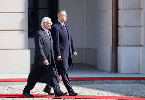 Swedish royal couple visits Poland Photo: Wojciech Olkusnik East News King of Sweden Carl XVI Gustaf and the president of Poland Karol Nawrocki attend a welcoming ceremony at the courtyard of the Presidential Palace on March 10, 2026 in Warsaw, Poland. The Swedish royal couple pays a three-day state visit to Poland focused on strengthening bilateral ties, defense, and security. EN_01673827_0045 