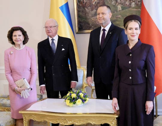 Swedish royal couple visits Poland Photo: Wojciech Olkusnik East News King of Sweden Carl XVI Gustaf and his wife Queen Silvia attend a meeting with the president of Poland Karol Nawrocki and his wife Marta Nawrocka at the Presidential Palace on March 10, 2026 in Warsaw, Poland. The Swedish royal couple pays a three-day state visit to Poland focused on strengthening bilateral ties, defense, and security. EN_01673827_0055 