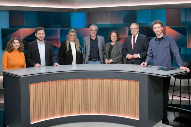 Özge Inan, Felix Banaszak, Christina Scheib, Christian Rach, Jana Hensel, Mario Voigt und Luis Klamroth in der ARD-Talkshow hart aber fair im Studio Adlershof. Berlin, 09.03.2026