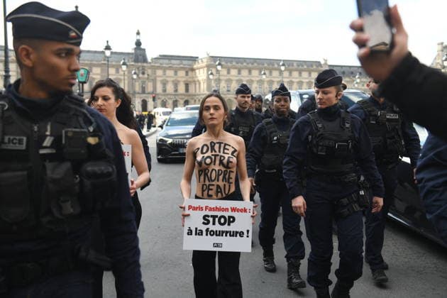 PFW - PETA Demonstration in Front of The Vuitton Show PETA protest against fur in front of the Vuitton fashion show at Louvre Museum during Paris Fashion Week in Paris, France on March 10, 2026. Photo by Florian Poitout ABACAPRESS.COM Paris France  Copyright: xPoitoutxFlorian ABACAx